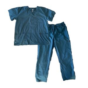 Dagacci Scrub Set